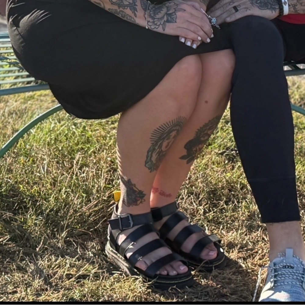 Black Strappy Women's Sandals - Picture 4 of 4